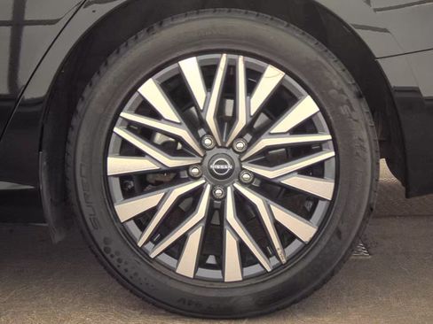 Used 2023 Nissan Altima 2.5 SV w/ SV Premium Package AWD/4WD image 19