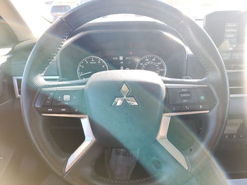 Used 2024 Mitsubishi Outlander SE AWD/4WD image 31