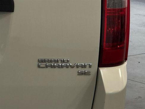 Used 2009 Dodge Grand Caravan SE w/ Climate Group FWD image 38