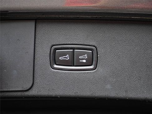 Certified 2023 Porsche Cayenne GTS AWD/4WD image 33
