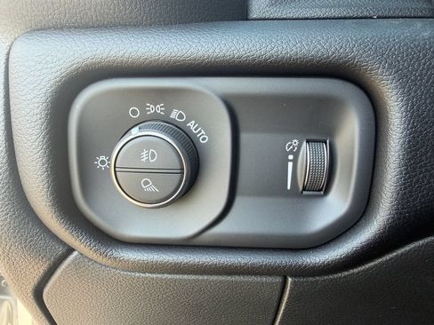 Used 2026 RAM 2500 Big Horn AWD/4WD image 12