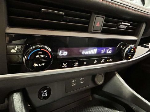 Used 2025 Nissan Rogue SV AWD/4WD image 21