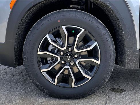 New 2026 Chevrolet TrailBlazer ACTIV w/ Convenience Package FWD image 11