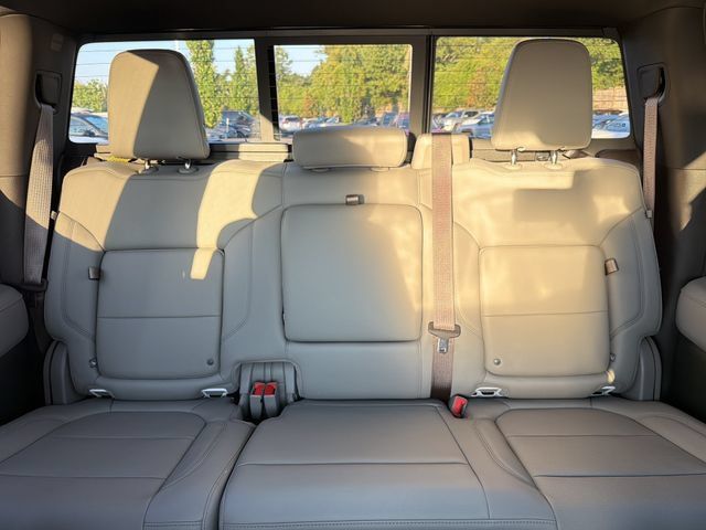 Used 2019 GMC Sierra 1500 SLT w/ SLT Premium Plus Package AWD/4WD image 27