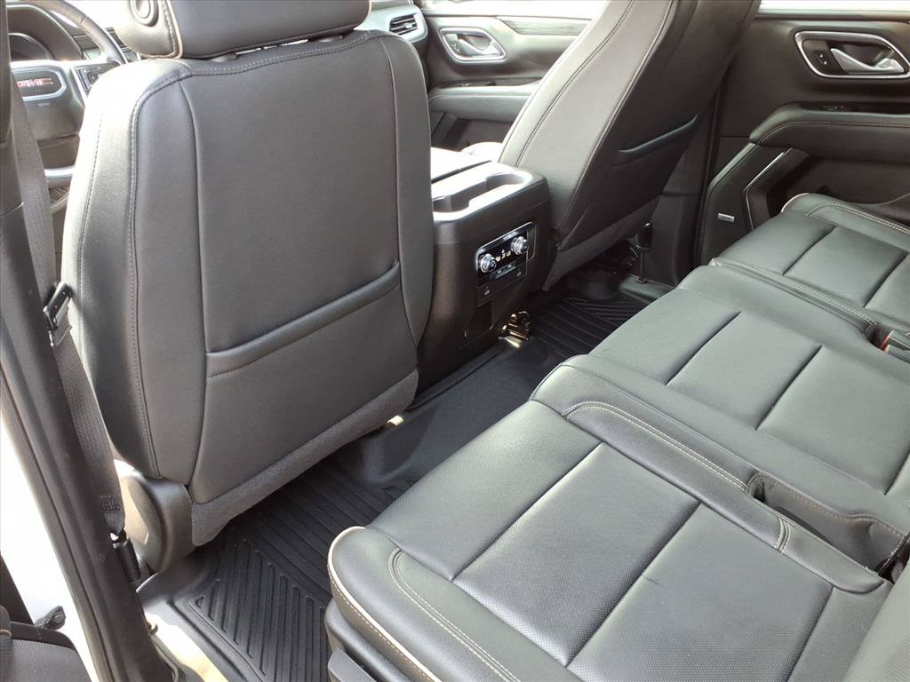 Used 2024 GMC Yukon SLT AWD/4WD image 14