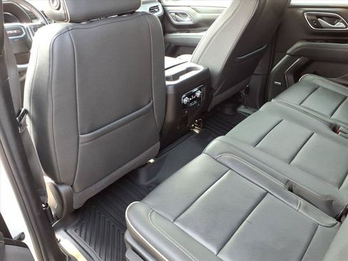 Used 2024 GMC Yukon SLT AWD/4WD image 14