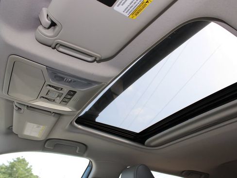 Used 2019 Toyota RAV4 XLE Premium FWD image 14