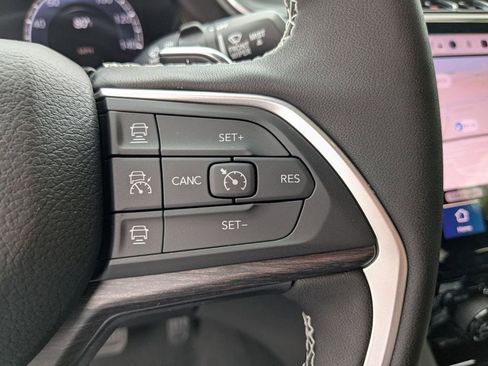 New 2025 Jeep Grand Cherokee L Limited image 12