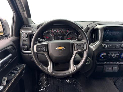 Used 2022 Chevrolet Silverado 1500 LT AWD/4WD image 12