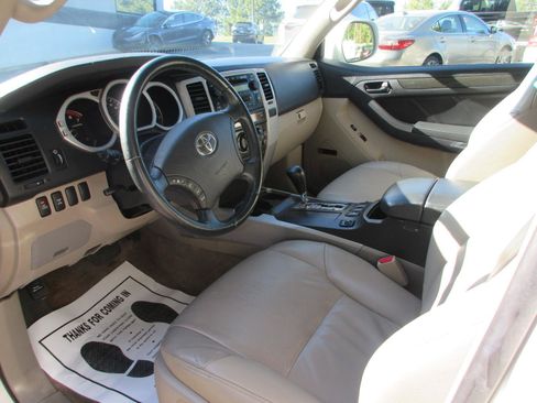 Used 2005 Toyota 4Runner Limited AWD/4WD image 10