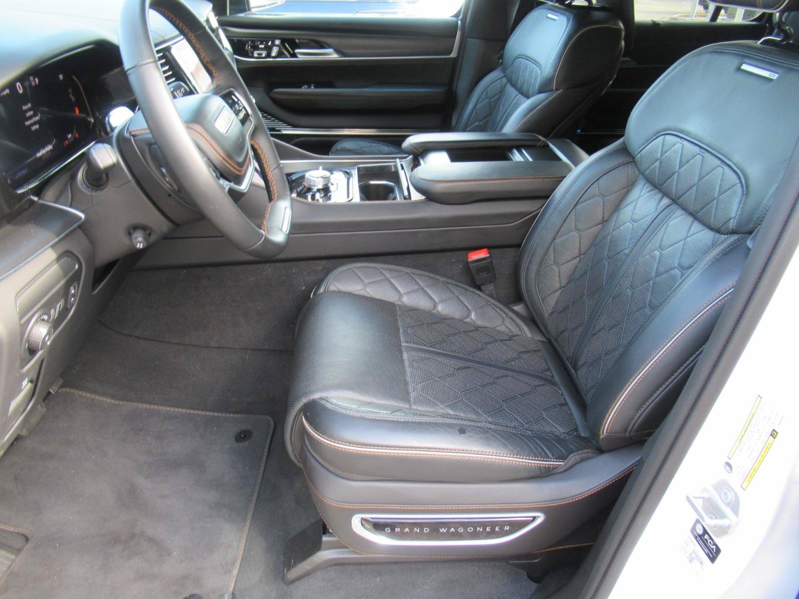 Used 2025 Jeep Grand Wagoneer Series III w/ Rear Seat Video Group 1 AWD/4WD image 19