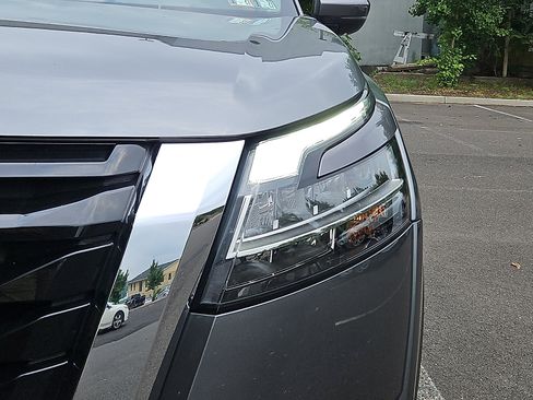 Certified 2024 Nissan Pathfinder Platinum w/ Cargo Package AWD/4WD image 9