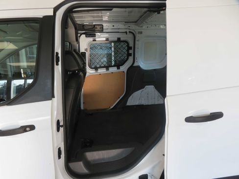Used 2020 Ford Transit Connect XL image 17