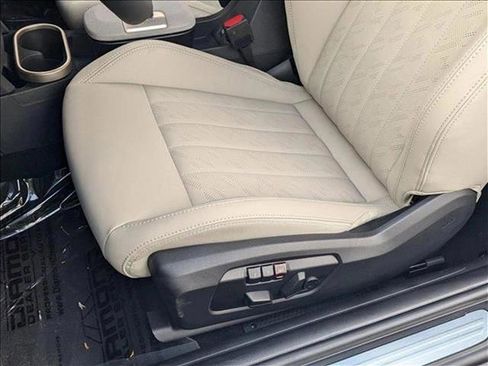 Used 2025 MINI Cooper 2-Door Hardtop FWD image 4