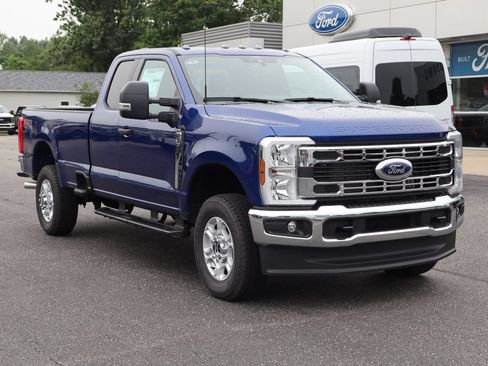 New 2026 Ford F350 XLT w/ FX4 Off-Road Package AWD/4WD image 2