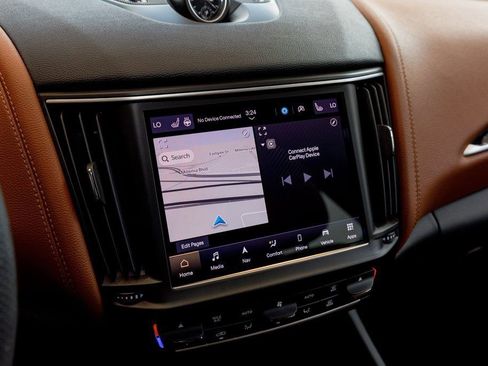 Certified 2022 Maserati Levante GT image 20