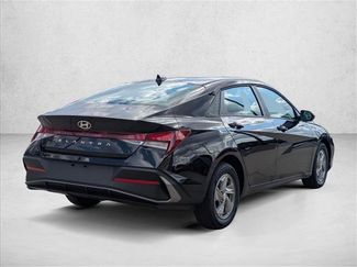 New 2026 Hyundai Elantra SE video 2