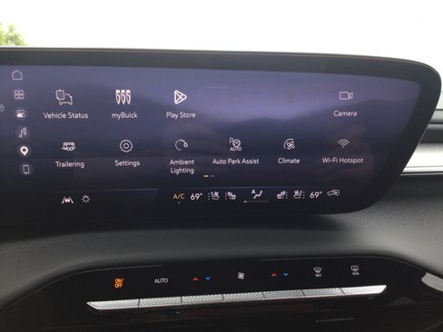 Used 2026 Buick Enclave Avenir w/ Super Cruise Package FWD image 19