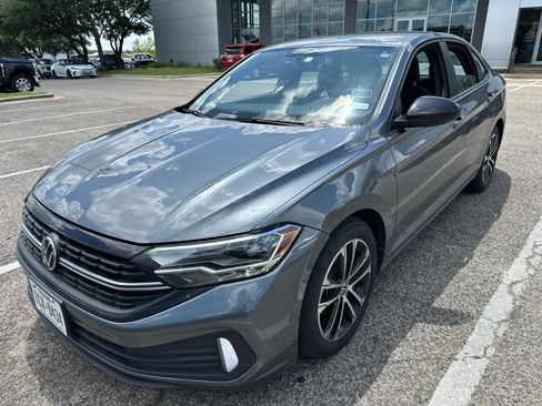 Used 2022 Volkswagen Jetta Sport FWD image 2