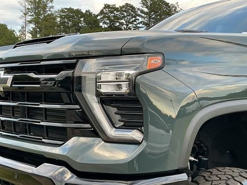 Used 2025 Chevrolet Silverado 2500 LTZ w/ Trail Boss Package AWD/4WD image 11