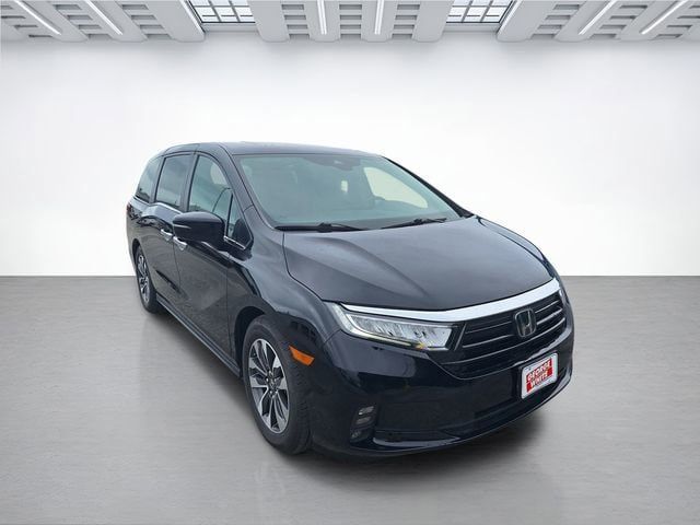 Used 2023 Honda Odyssey EX-L image 2