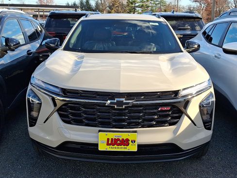 New 2026 Chevrolet Trax RS w/ Driver Confidence Package image 2