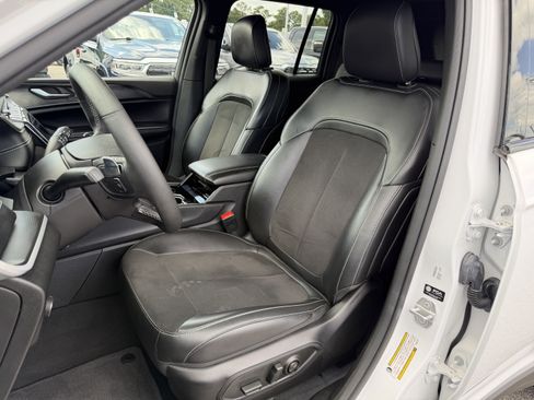 Used 2023 Jeep Grand Cherokee Altitude AWD/4WD image 16