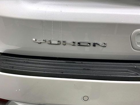 Used 2025 GMC Yukon Denali w/ Sun & Power Step Package image 24