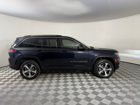 Used 2024 Jeep Grand Cherokee Limited 4xe w/ Luxury Tech Group II AWD/4WD image 7