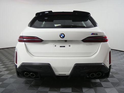New 2027 BMW M5 Touring AWD/4WD image 4