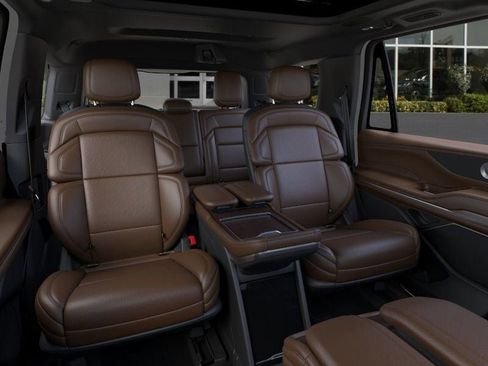 New 2026 Lincoln Navigator Reserve image 11