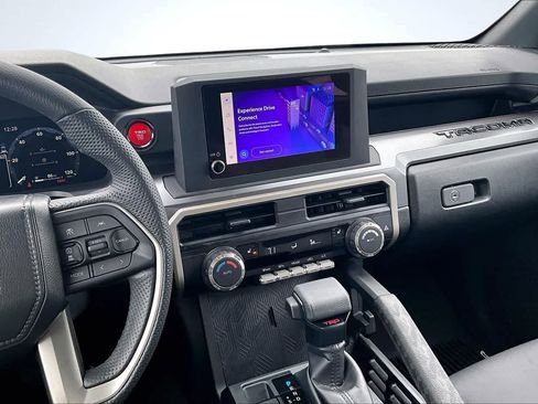 Used 2025 Toyota Tacoma TRD Off-Road image 16