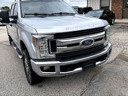 Used 2018 Ford F350 XLT w/ XLT Value Package AWD/4WD image 3
