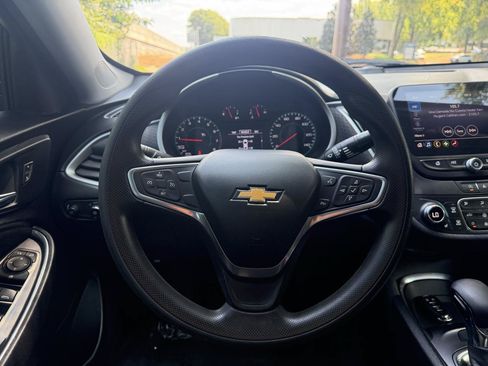 Used 2022 Chevrolet Malibu LT FWD image 21