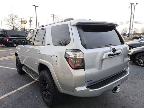 Used 2020 Toyota 4Runner SR5 image 4