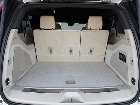 Used 2024 Cadillac Escalade ESV Premium Luxury image 28