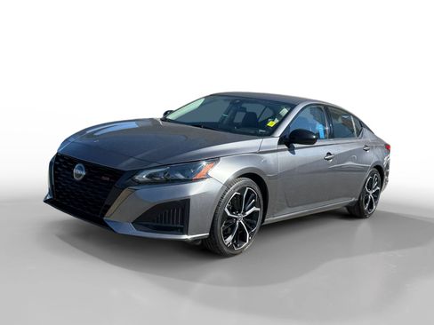 Used 2024 Nissan Altima 2.5 SR FWD image 1