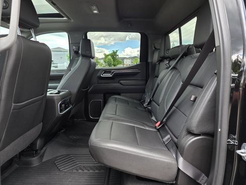 Used 2022 Chevrolet Silverado 1500 LTZ w/ LTZ Premium Package AWD/4WD image 27