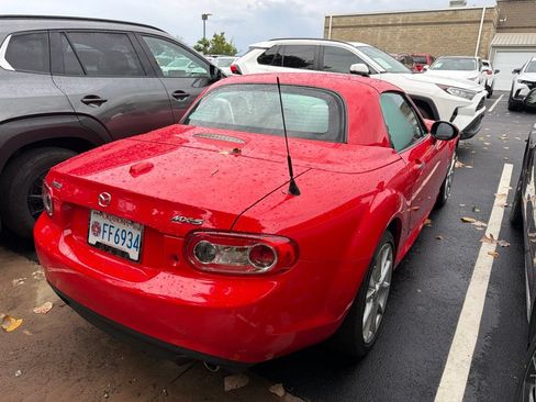 Used 2009 MAZDA MX-5 Miata Grand Touring w/ Premium Pkg RWD image 3