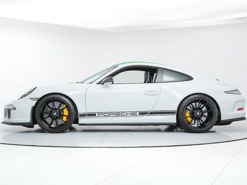 Used 2016 Porsche 911 R image 2