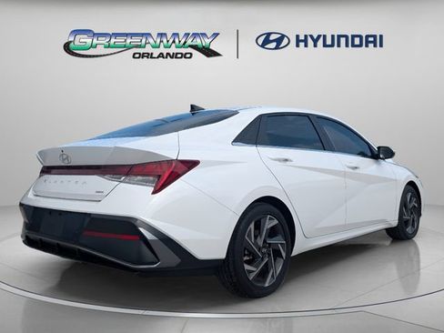 Used 2024 Hyundai Elantra Limited FWD image 9