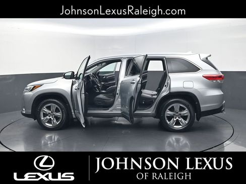 Used 2018 Toyota Highlander Limited image 35