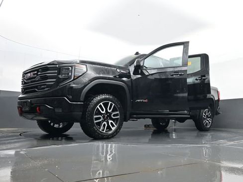 Used 2025 GMC Sierra 1500 AT4 w/ AT4 Preferred Package AWD/4WD image 37