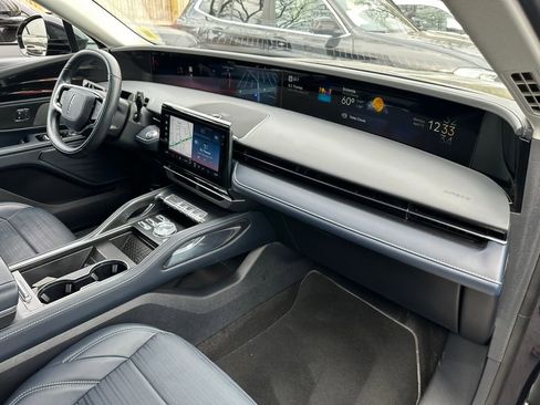 Used 2024 Lincoln Nautilus Reserve image 26