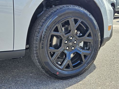 New 2025 Ford Maverick Lariat w/ Black Appearance Package image 13