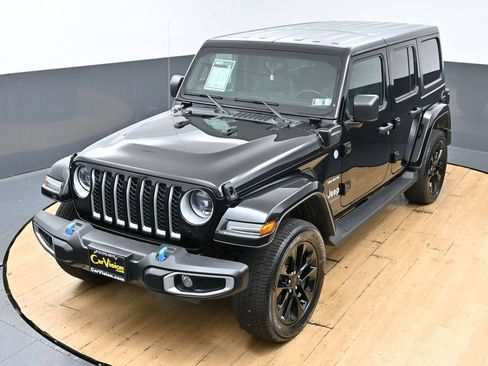 Used 2023 Jeep Wrangler Unlimited Sahara w/ Cold Weather Group AWD/4WD image 42