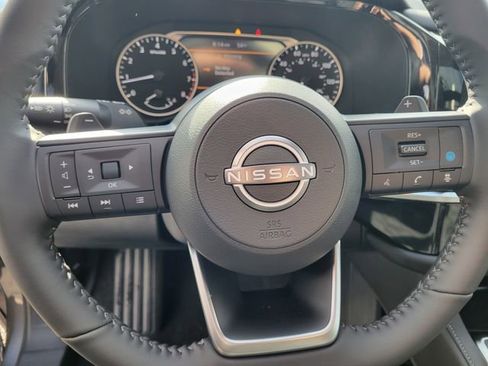 New 2025 Nissan Pathfinder SV image 18