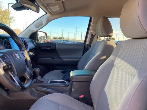 Used 2022 Toyota Tacoma SR w/ SR Convenience Package image 8