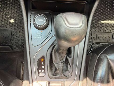 Used 2017 Buick Encore Preferred AWD/4WD image 4