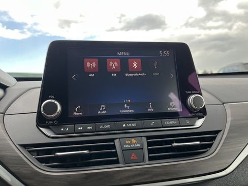 Used 2024 Nissan Altima 2.5 SV image 37